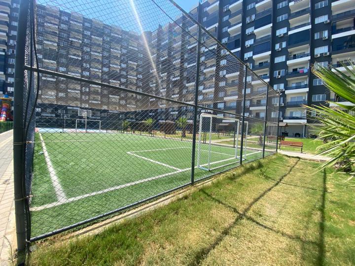 Çim futbol sahası